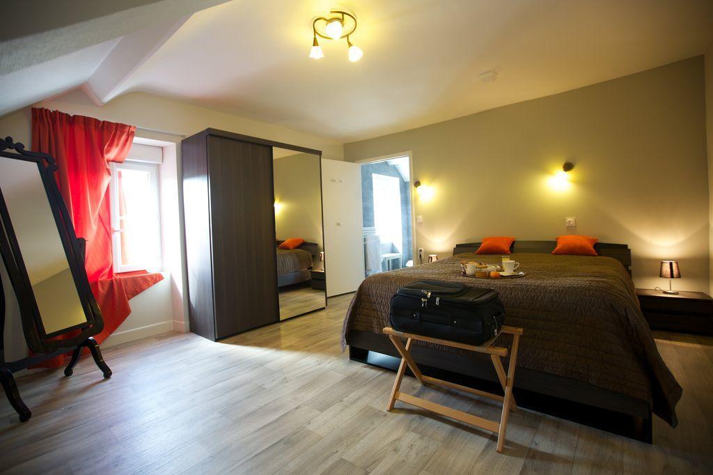 Logis Hotel Le Petit Breuil La Courtine 외부 사진